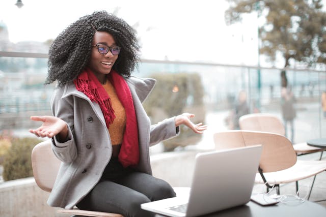 La Sottile Differenza tra Parlare e Comunicare: Scopri Qual è la Chiave per una Comunicazione Efficace